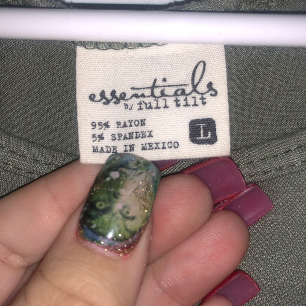 Tank - Picture 3 of 3